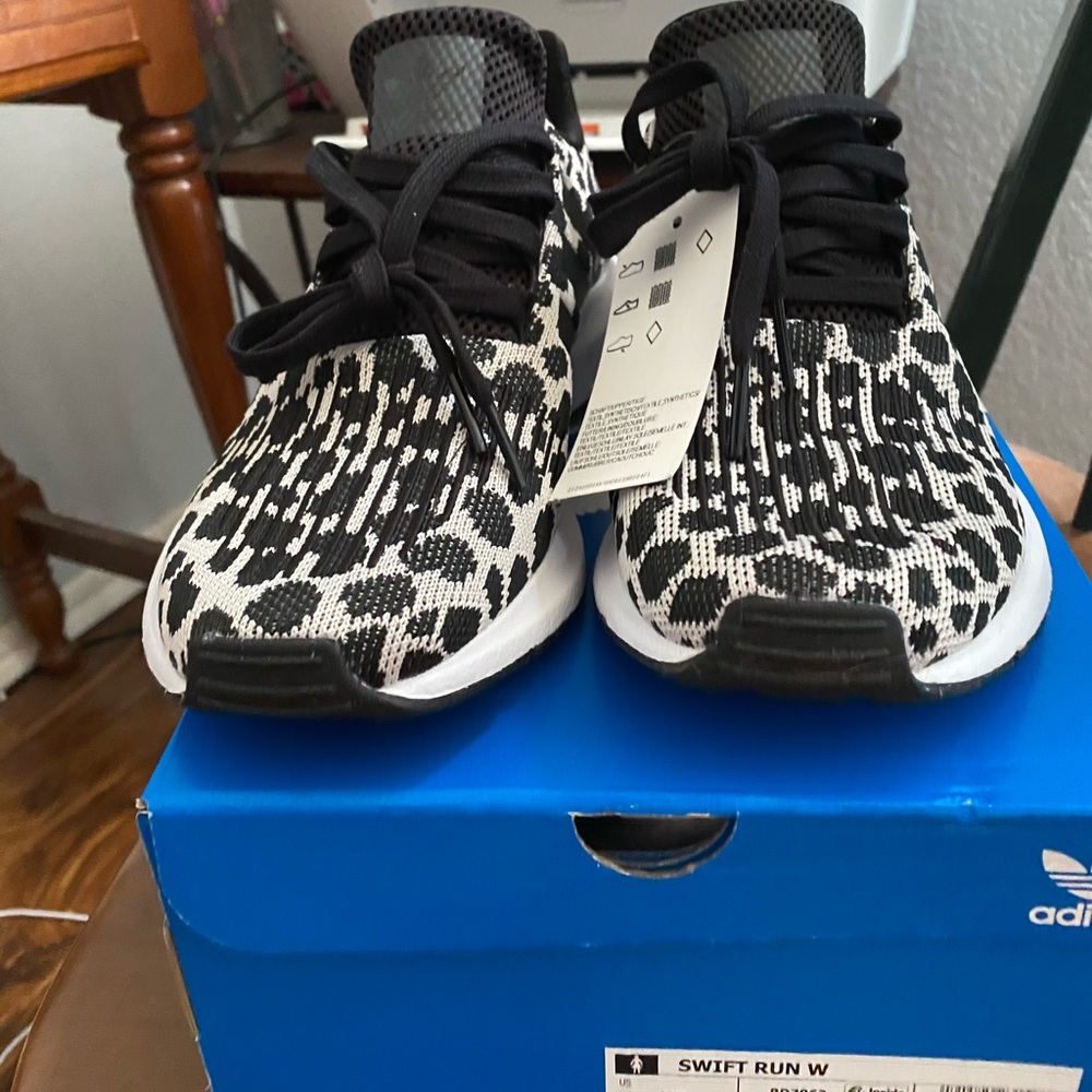Size 7 adidas swift run